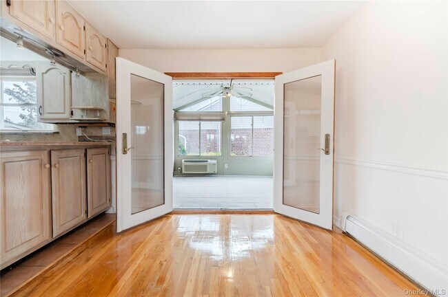 Building Photo - 15 Albany St