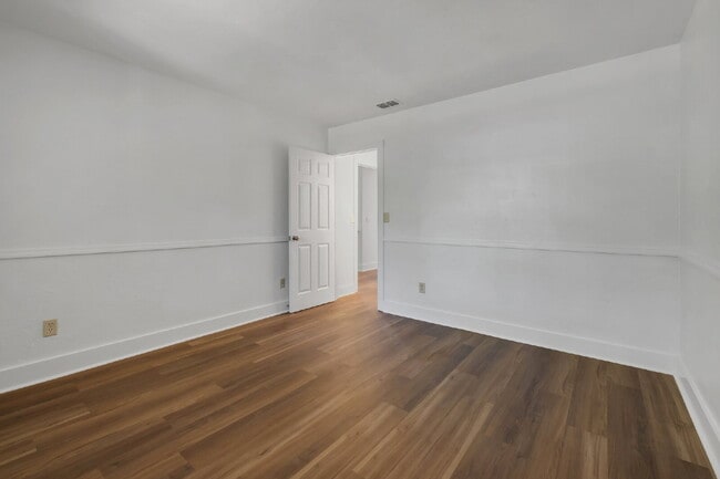 Building Photo - 2 bed/ 2 bath near Apalachee Pkwy!