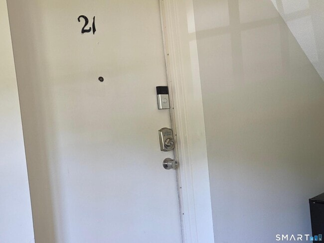 Building Photo - 500 Oak Ave