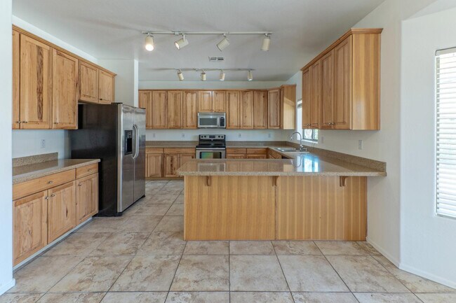 Building Photo - 17856 W Watson Ln