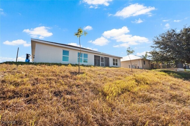 Building Photo - 3078 NW 4th Pl