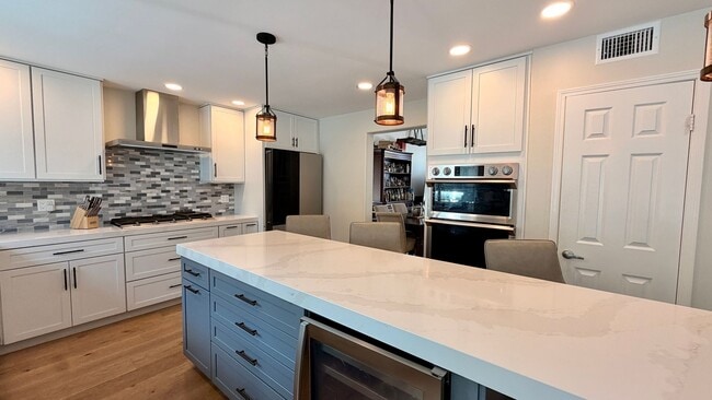 Building Photo - Luxury 4 bd in Carlsbad with Pool with AC