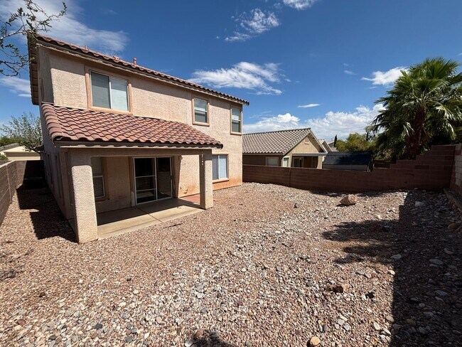 Building Photo - Beautiful 4Bed/3Bath/2Car residence located in Summerlin near Town Center Drive
