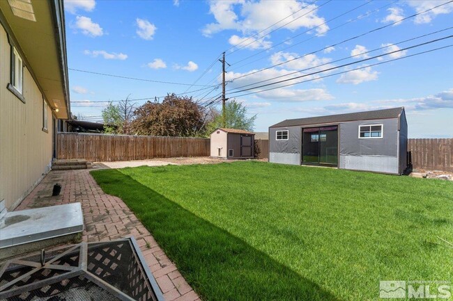 Building Photo - 990 Akard Dr