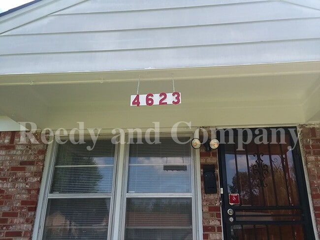 Building Photo - Elegance at its Finest