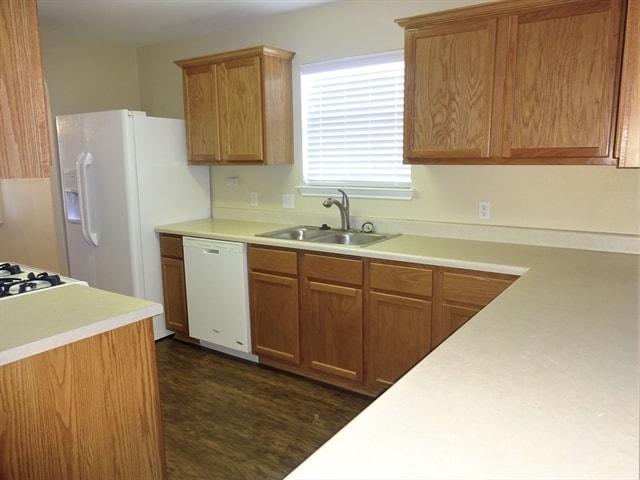 Building Photo - 224 Tolcarne Dr