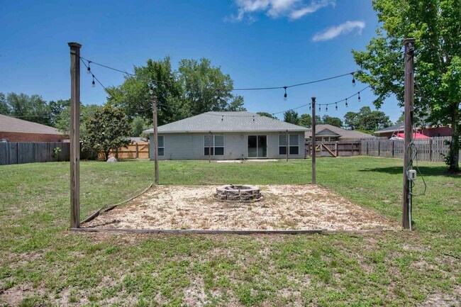 Building Photo - 6545 Fern St