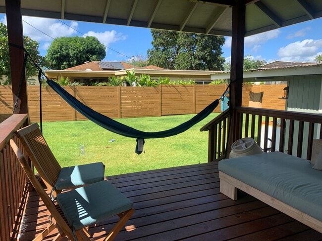 Building Photo - Renovated 3 bed, 2 bath Duplex Home in Waialua