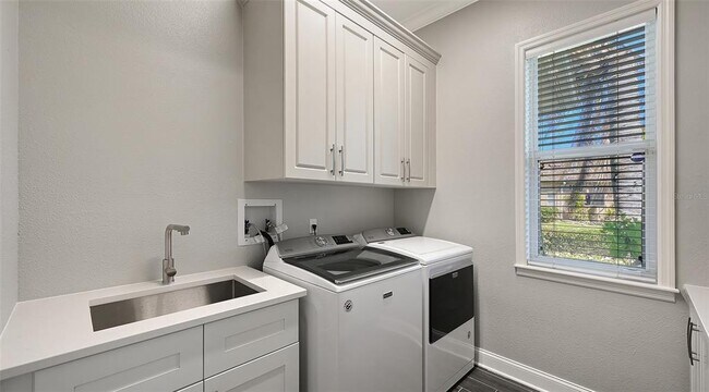 Building Photo - 6911 Riversedge St Cir