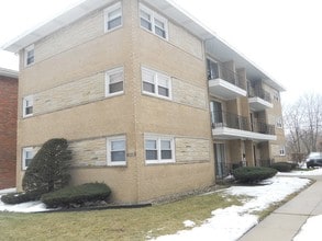 Building Photo - 15210 Chicago Road