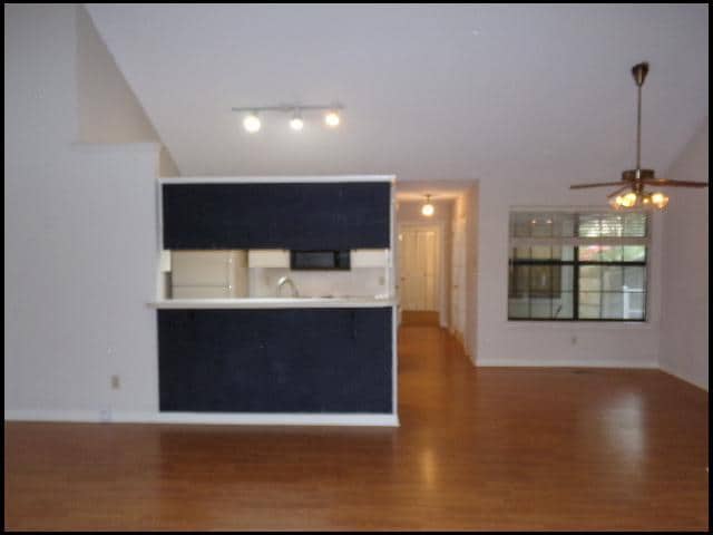 Building Photo - 16 Woodlore Cir