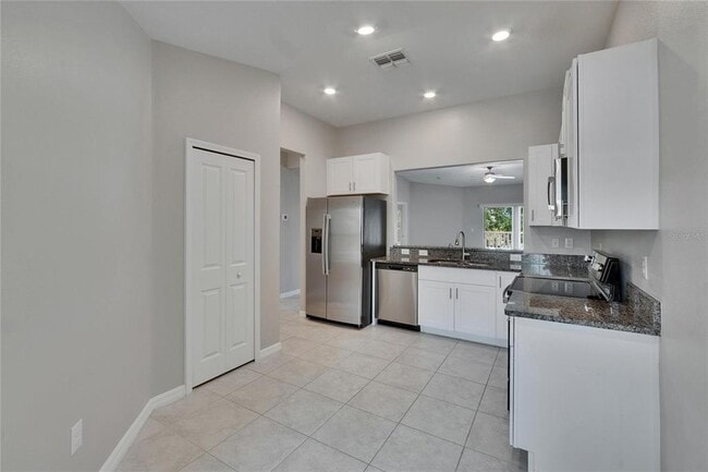 Building Photo - 14047 Weddington Ter