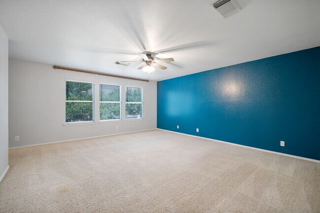 Building Photo - Spacious 4-Bed Home with Fenced Yard and Garage in Cibolo – 2,568 Sq Ft of Comfort