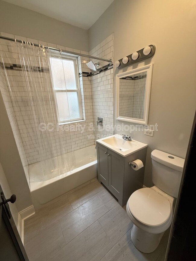 Building Photo - 1450 E Marquette Rd