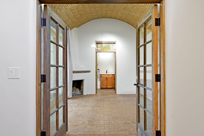 Building Photo - Classic Adobe in the Heart of Santa Fe’s Downtown Railyard District