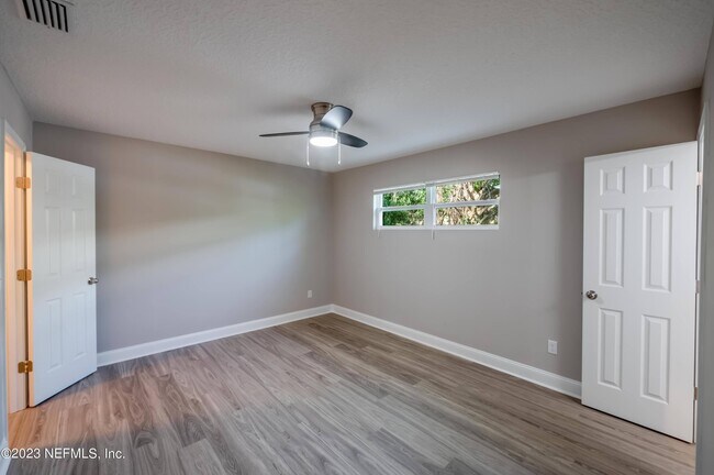Building Photo - 6264 Diane Rd