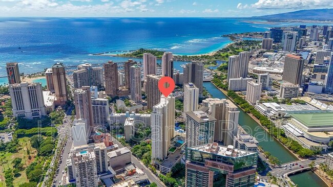 Building Photo - 469 Ena Rd