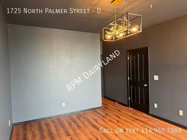 Building Photo - 1725 N Palmer St