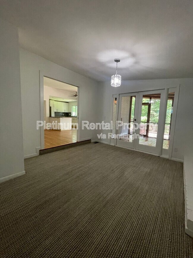 Building Photo - 3828 Donaldson Dr