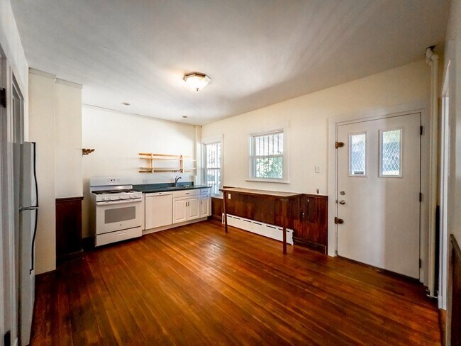 Building Photo - 67 Hampstead Rd