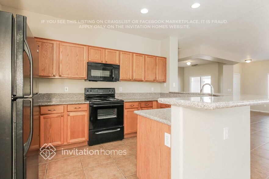 Building Photo - 1001 S 4th Ave