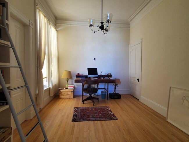 Building Photo - 244 Diamond St