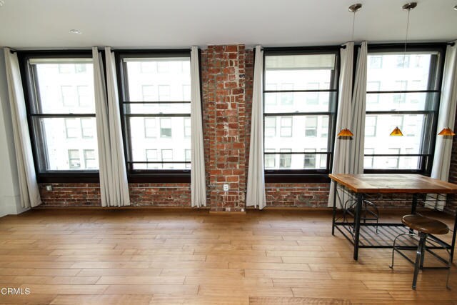 Building Photo - 460 S Spring St