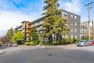 Building Photo - 700 E Mercer