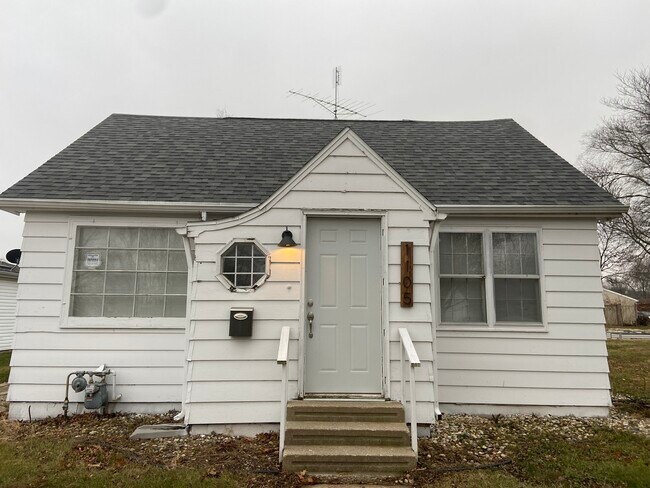 Primary Photo - 1105 Sundown St