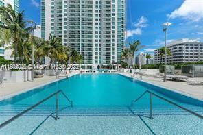 Building Photo - 950 Brickell Bay Dr