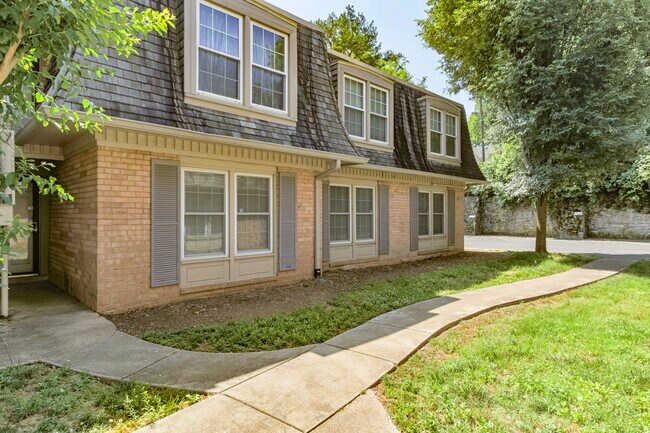 Community - 3000 Hillsboro Pike