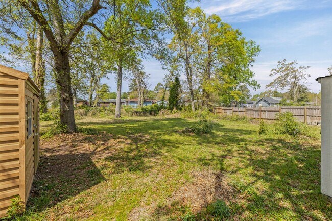 Building Photo - 1831 Catalina Dr