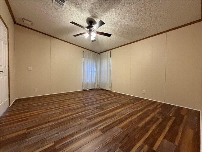 Building Photo - 1168 Lang NE Ln