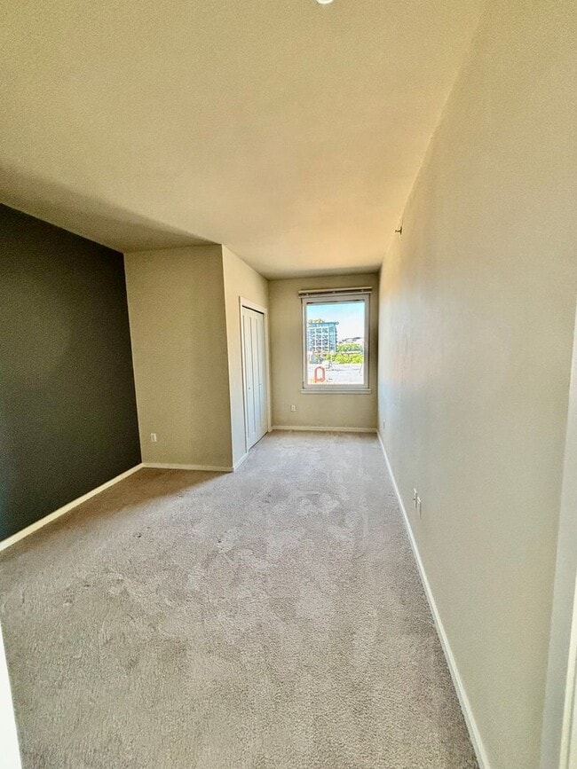 Building Photo - Views Galore, TOP FLOOR PENTHOUSE!!!