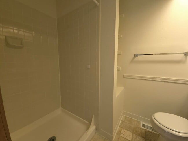 Building Photo - Spacious Tri-Level Home in Lafayette