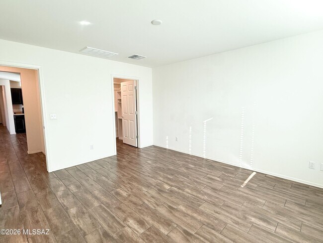 Building Photo - 12253 N Sutter Dr