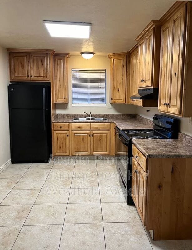 Building Photo - 315 E 600 S St