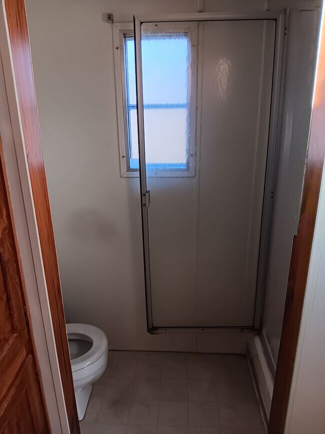 Building Photo - AVAILABLE NOW!