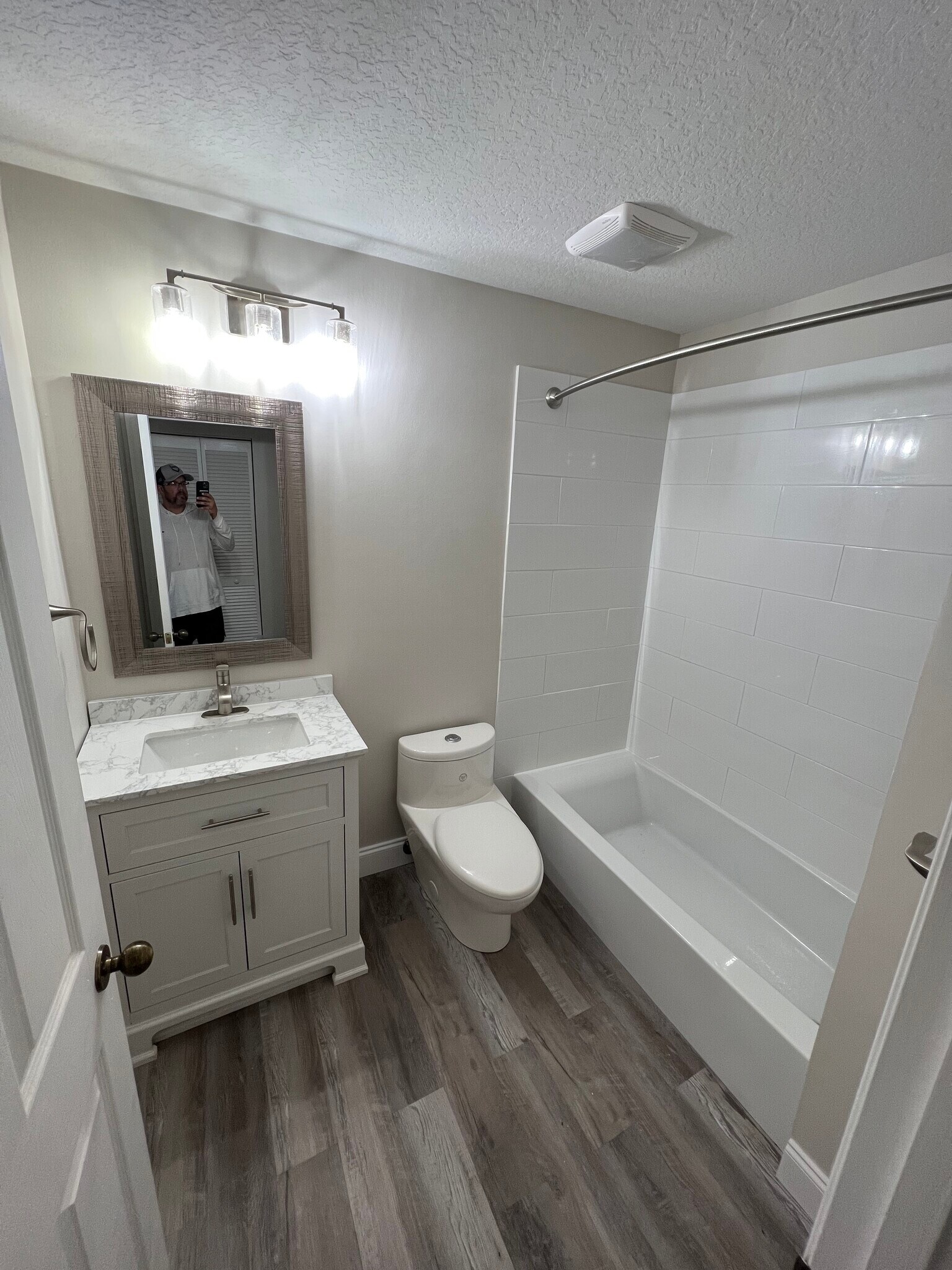 Building Photo - 1342 Crossbill Court