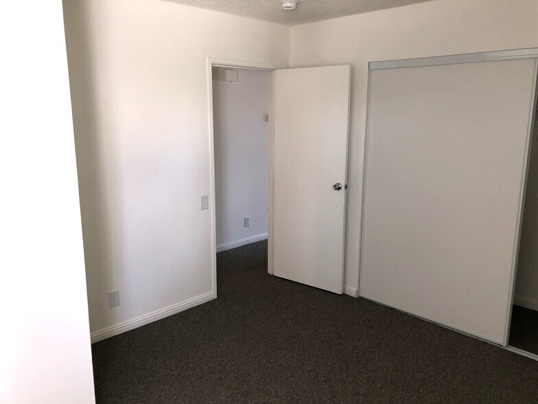 Building Photo - 73131 San Nicholas Ave