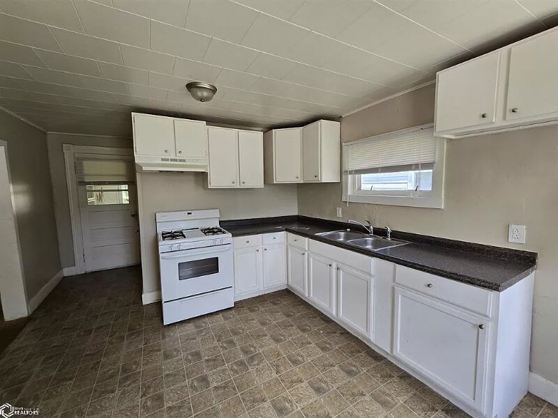 Building Photo - 1406 Corse St