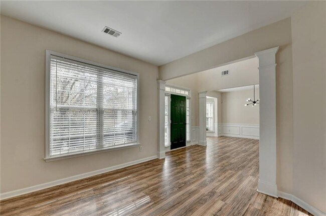 Building Photo - 100 Hawnley Trace