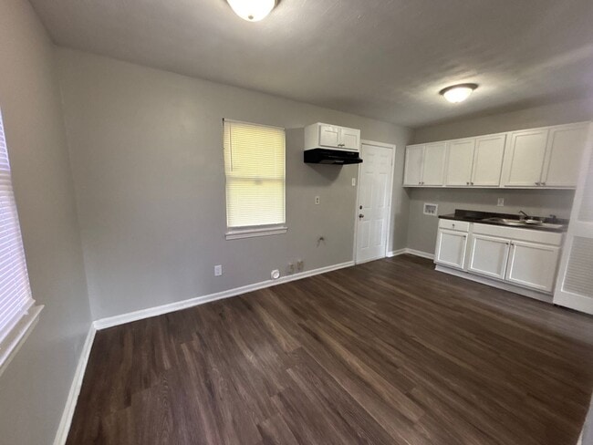 Building Photo - 4496 Range Line Rd