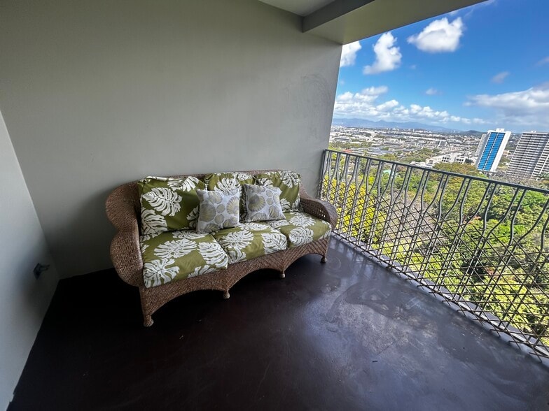 Lanai (balcony) - 1515 Nuuanu Ave