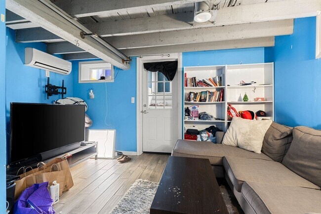 Building Photo - 12 Pomeroy St