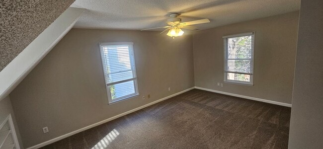Building Photo - Beautiful, Hard to Find 4br/2.5ba in Cary! Available Now!
