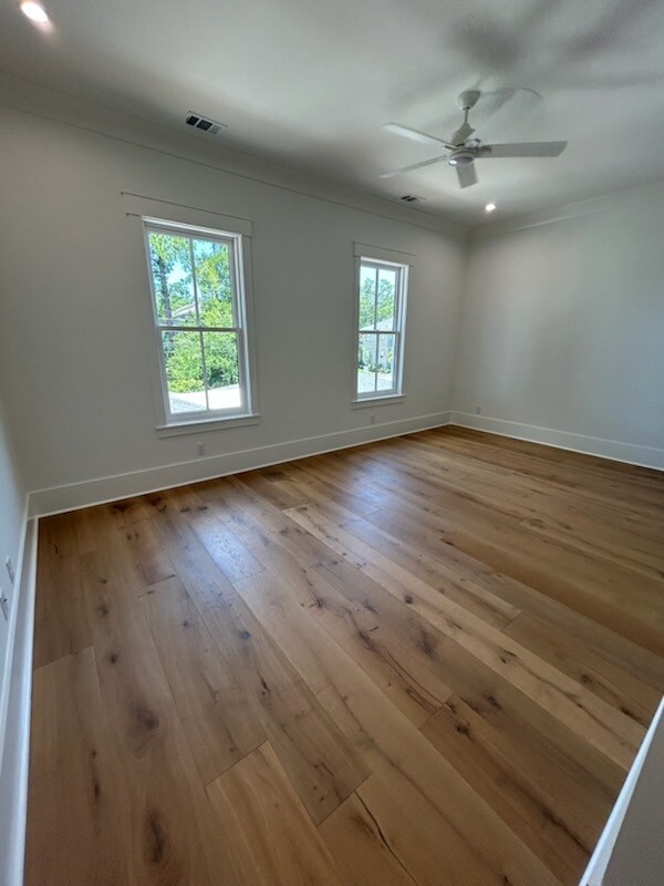 Building Photo - 310 W 38th St