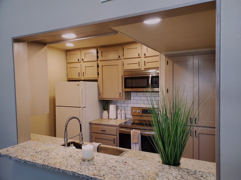 Building Photo - 105 Brentwood Dr