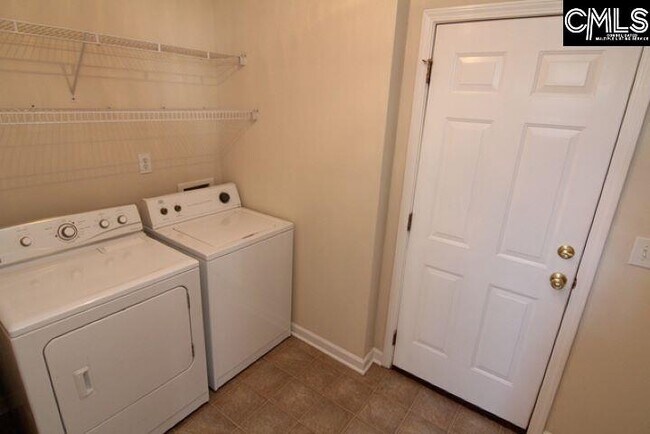 Building Photo - 5 Redbrush Ct