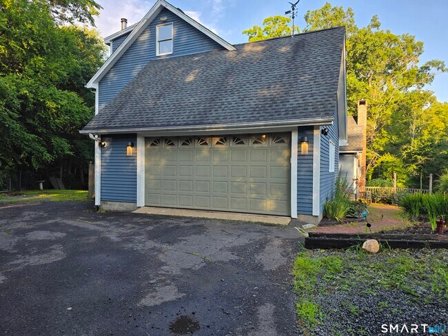 Building Photo - 20 Fox Brook Rd